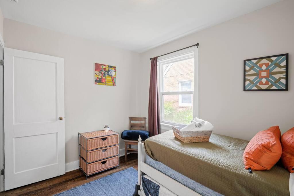 Private House + Yard Central Location To All Rva 리치먼드 외부 사진