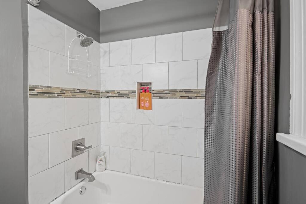 Private House + Yard Central Location To All Rva 리치먼드 외부 사진