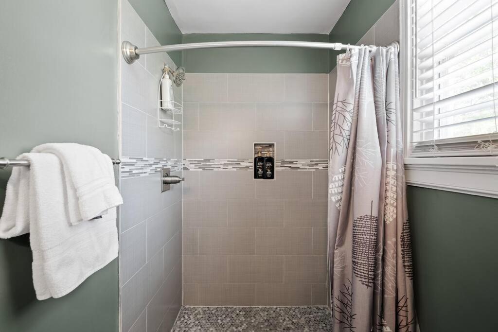 Private House + Yard Central Location To All Rva 리치먼드 외부 사진