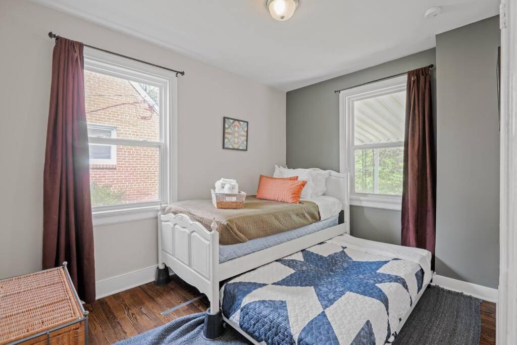 Private House + Yard Central Location To All Rva 리치먼드 외부 사진