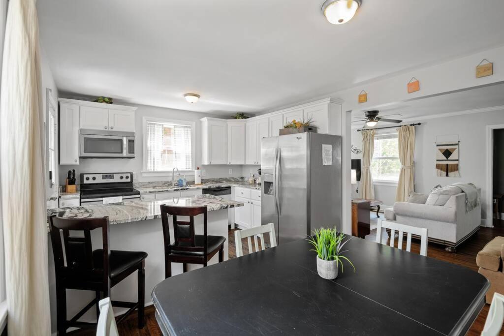 Private House + Yard Central Location To All Rva 리치먼드 외부 사진