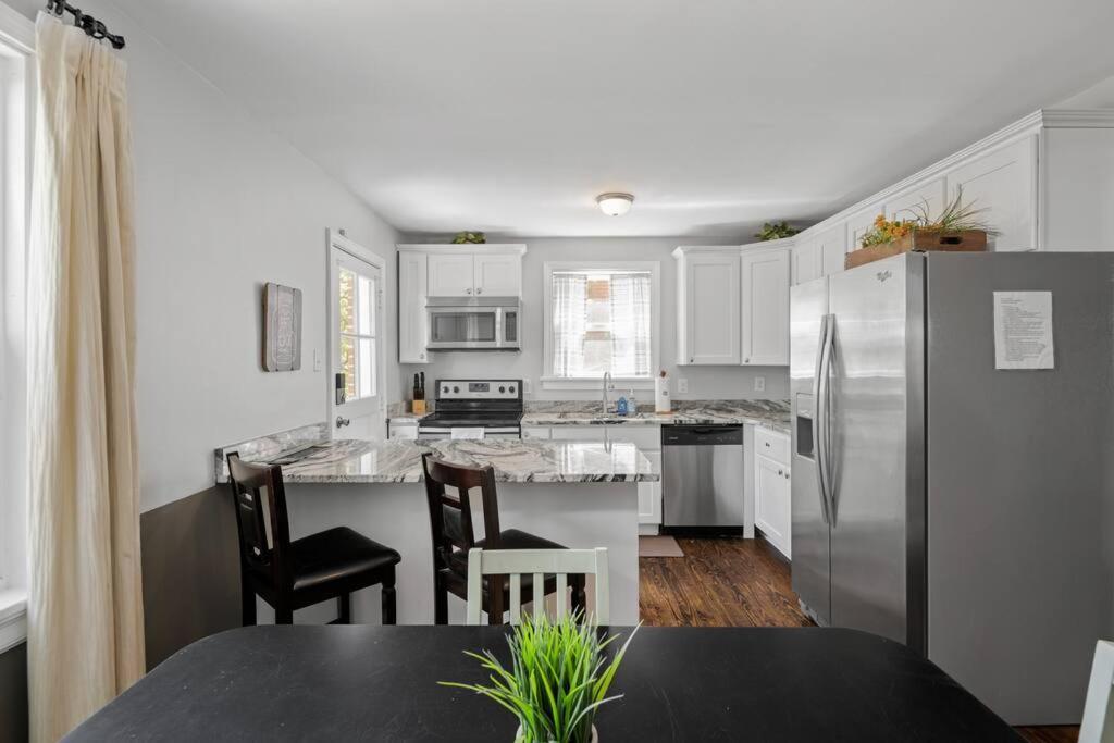 Private House + Yard Central Location To All Rva 리치먼드 외부 사진