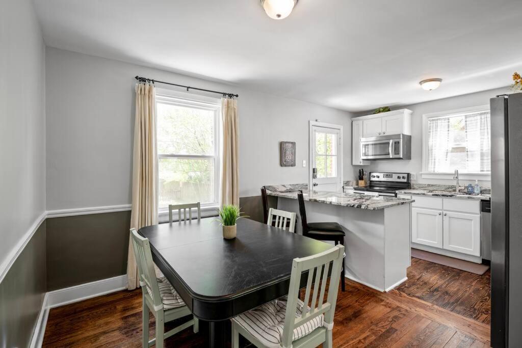 Private House + Yard Central Location To All Rva 리치먼드 외부 사진